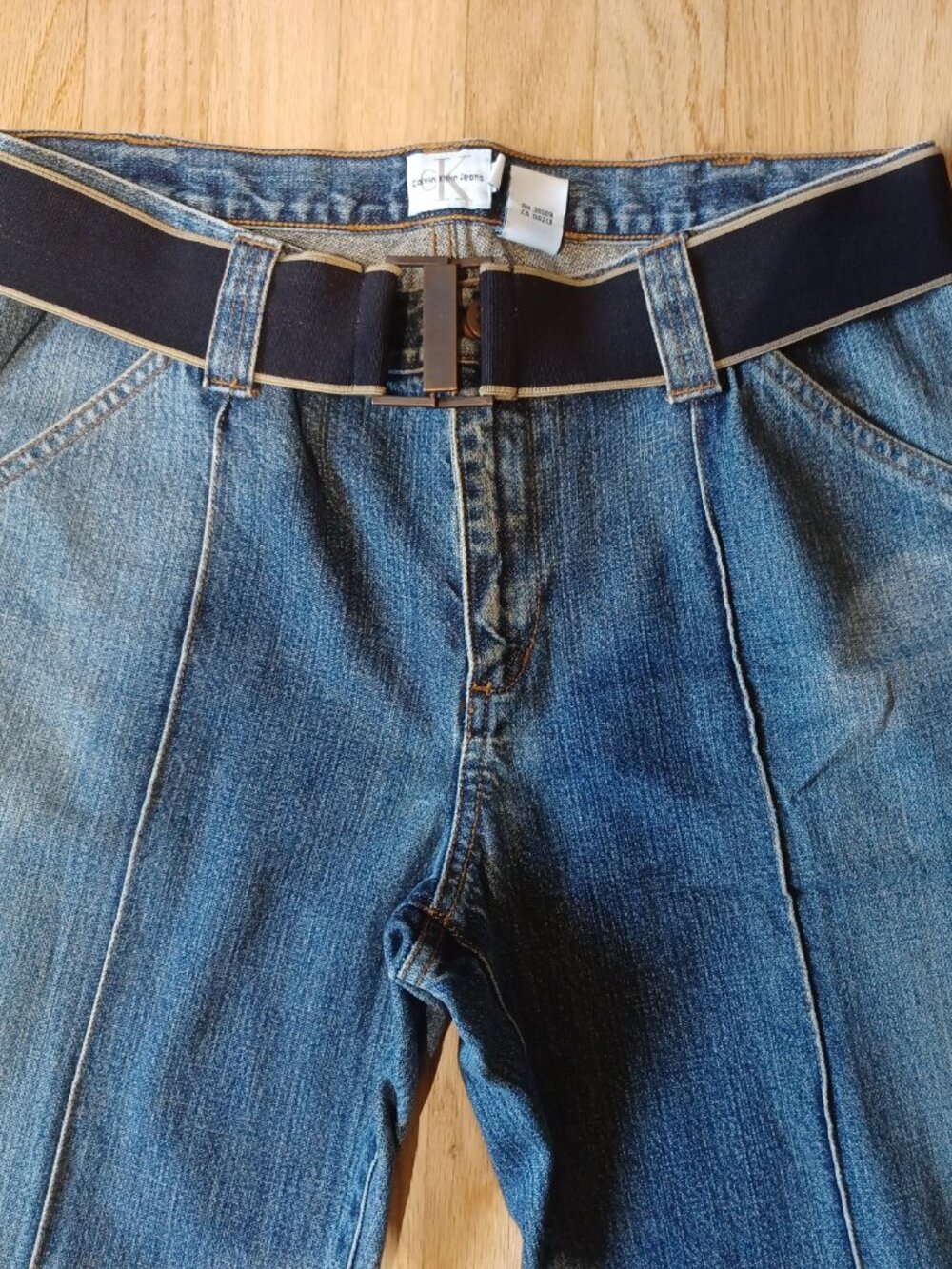 Calvin Klein rare Flare Jeans Bootcut with back leg zippers Sz 6 or 30x32 w/belt - Picture 2 of 8